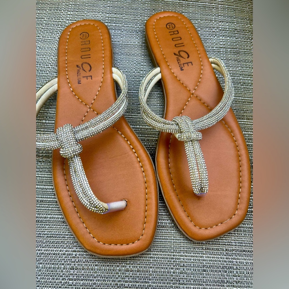 Womens Rouge Helium size 7.5 sparkly silver sandals